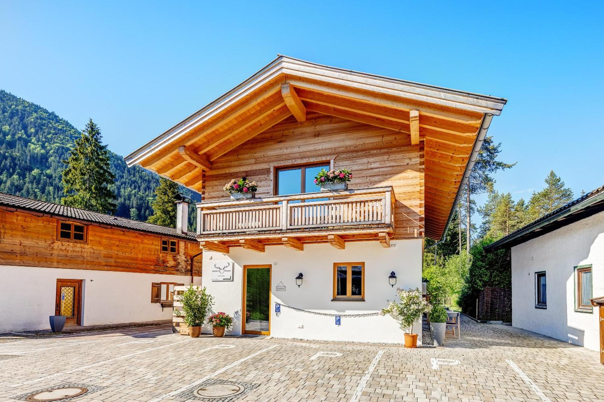 Landhaus Trinis - Kleine Kaffee Tee Theke Mit Kuehlschrank - Parkplatz Rottach-Egern Zewnętrze zdjęcie